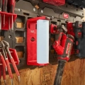 uchwyt-na-reczniki-packout-click-lock-milwaukee-4932480707-1.webp