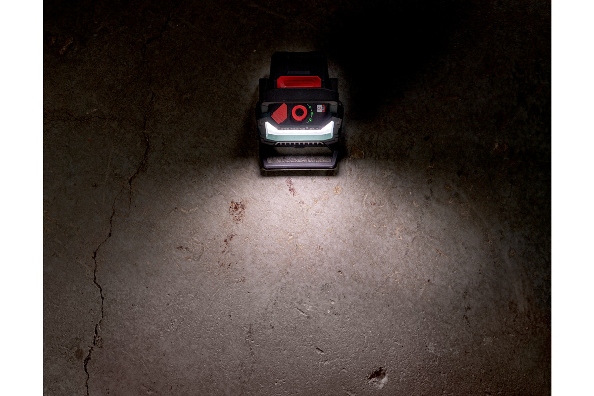 strumień światła lampy budowlanej 4000 lm METABO BSA 18 LED 4000 (601505850)